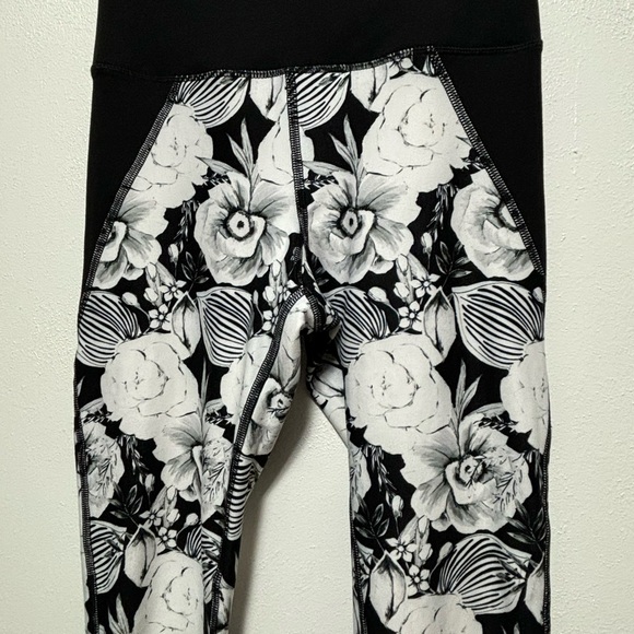 Betsy Johnson Performance Workout leggings - Picture 3 of 8